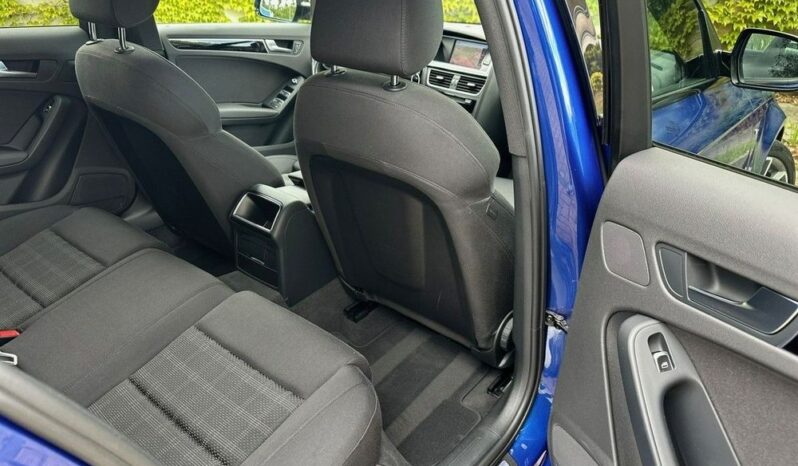 AUDI A4  | 4×4 (doł. automatycznie) | Manualna | 170 KM | Niebieski full