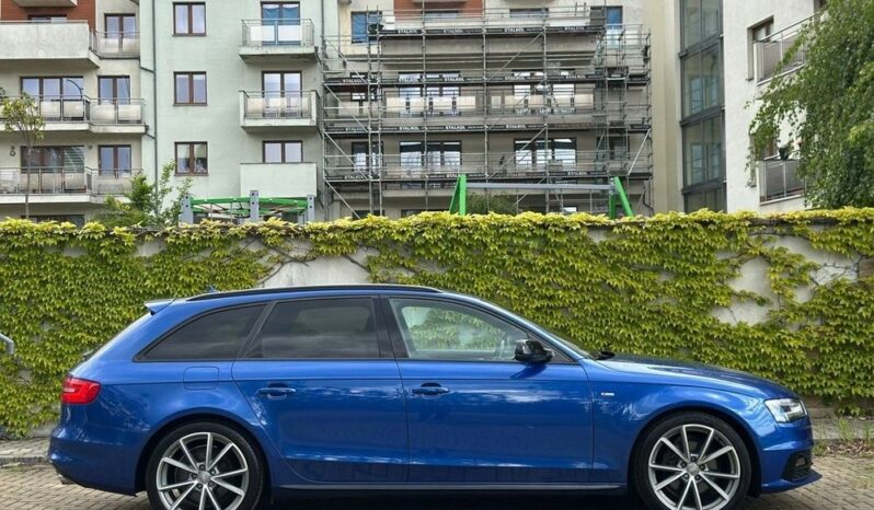 AUDI A4  | 4×4 (doł. automatycznie) | Manualna | 170 KM | Niebieski full