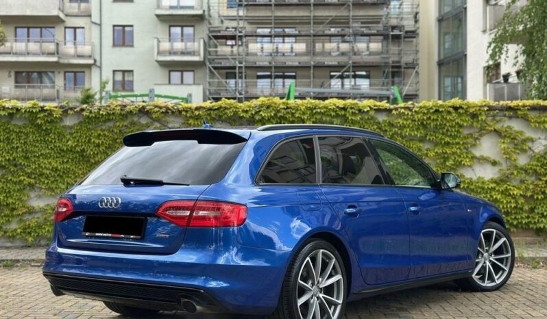 AUDI A4  | 4×4 (doł. automatycznie) | Manualna | 170 KM | Niebieski full