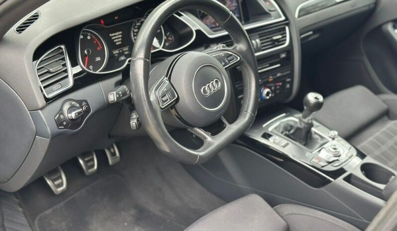 AUDI A4  | 4×4 (doł. automatycznie) | Manualna | 170 KM | Niebieski full