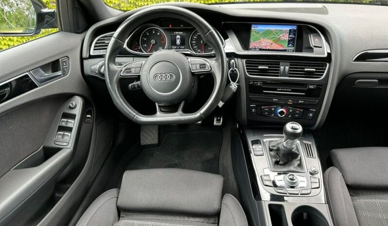 AUDI A4  | 4×4 (doł. automatycznie) | Manualna | 170 KM | Niebieski full