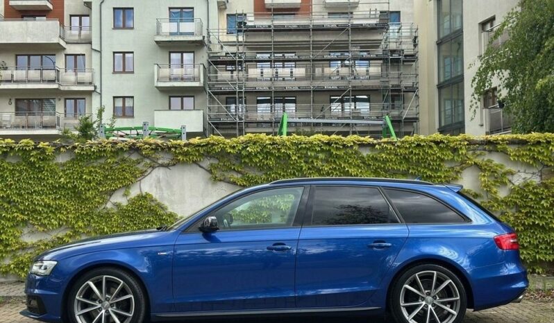 AUDI A4  | 4×4 (doł. automatycznie) | Manualna | 170 KM | Niebieski full