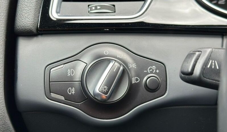 AUDI A4  | 4×4 (doł. automatycznie) | Manualna | 170 KM | Niebieski full