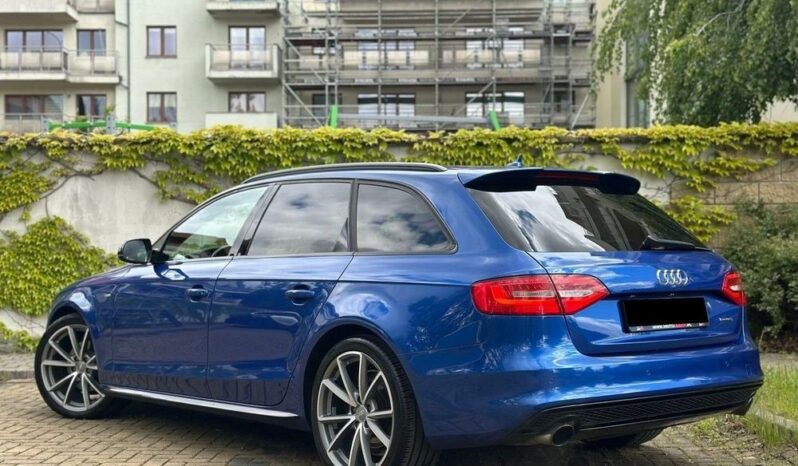 AUDI A4  | 4×4 (doł. automatycznie) | Manualna | 170 KM | Niebieski full