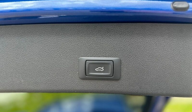 AUDI A4  | 4×4 (doł. automatycznie) | Manualna | 170 KM | Niebieski full