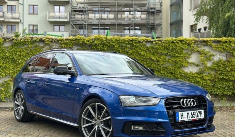 AUDI A4  | 4×4 (doł. automatycznie) | Manualna | 170 KM | Niebieski full