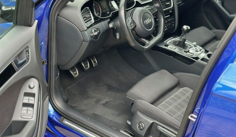 AUDI A4  | 4×4 (doł. automatycznie) | Manualna | 170 KM | Niebieski full
