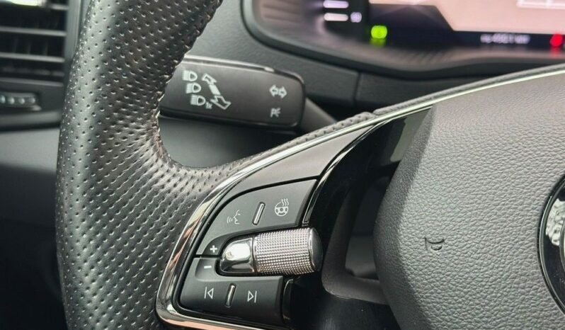 SKODA Karoq | FWD (przód) | Manualna | 150 KM | Szary full