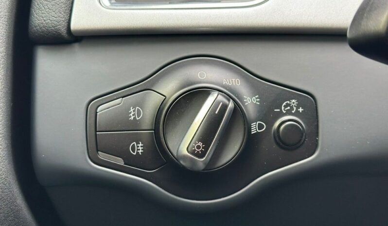AUDI A4  | FWD (przód) | Manualna | 170 KM | Biały full