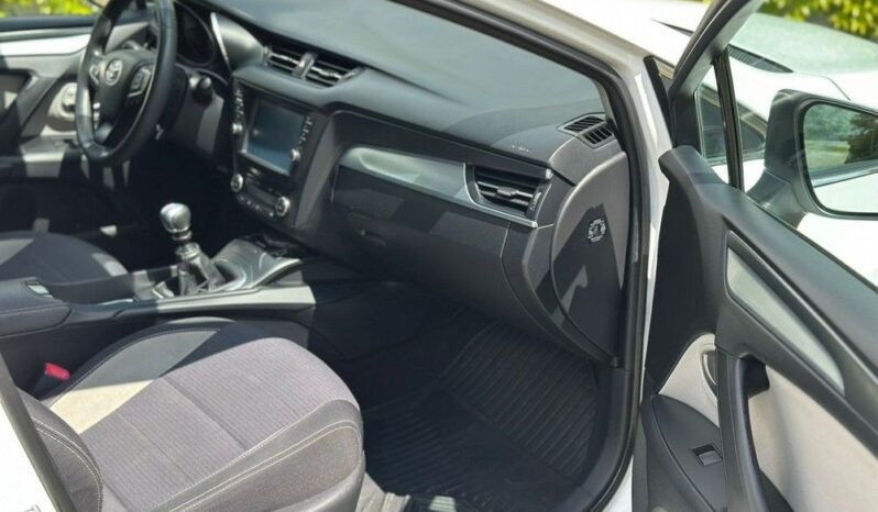TOYOTA Avensis  | FWD (przód) | Manualna | 147 KM | Biały full