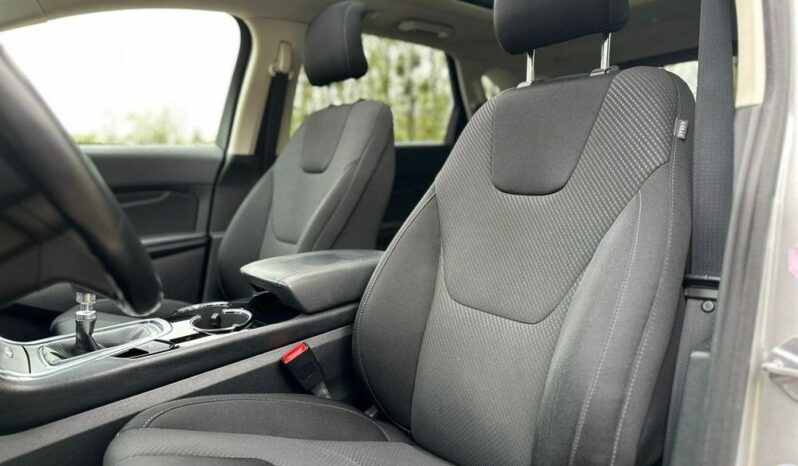 FORD EDGE  | 4×4 (doł. automatycznie) | Manualna | 190 KM | Srebrny full