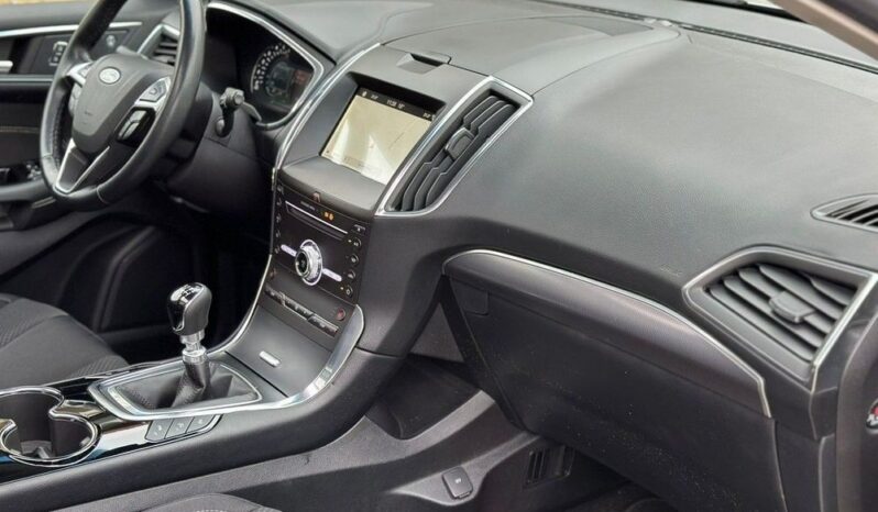 FORD EDGE  | 4×4 (doł. automatycznie) | Manualna | 190 KM | Srebrny full