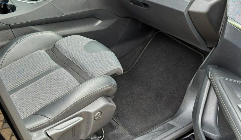 PEUGEOT 3008  | FWD (przód) | Automatyczna | 181 KM | Czarny full
