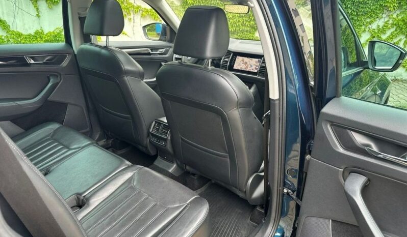 SKODA Kodiaq  | 4×4 (doł. automatycznie) | Automatyczna | 190 KM | Niebieski full