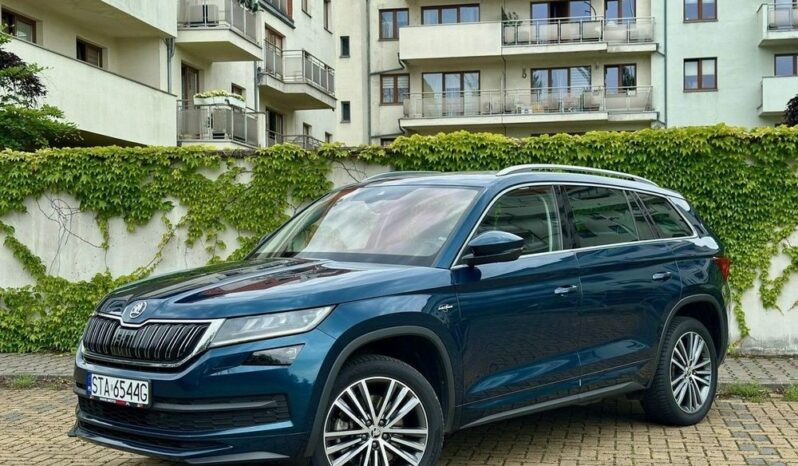 SKODA Kodiaq  | 4×4 (doł. automatycznie) | Automatyczna | 190 KM | Niebieski full