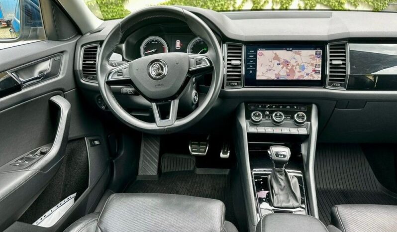SKODA Kodiaq  | 4×4 (doł. automatycznie) | Automatyczna | 190 KM | Niebieski full