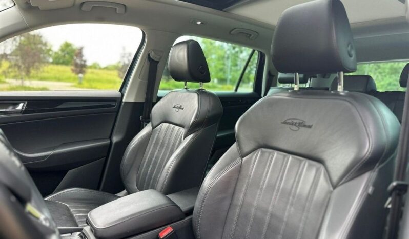 SKODA Kodiaq  | 4×4 (doł. automatycznie) | Automatyczna | 190 KM | Niebieski full