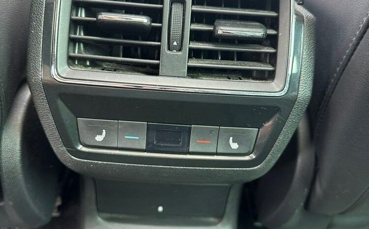SKODA Kodiaq  | 4×4 (doł. automatycznie) | Automatyczna | 190 KM | Niebieski full