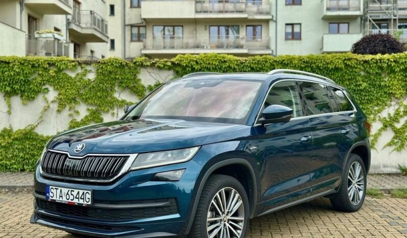 SKODA Kodiaq  | 4×4 (doł. automatycznie) | Automatyczna | 190 KM | Niebieski full