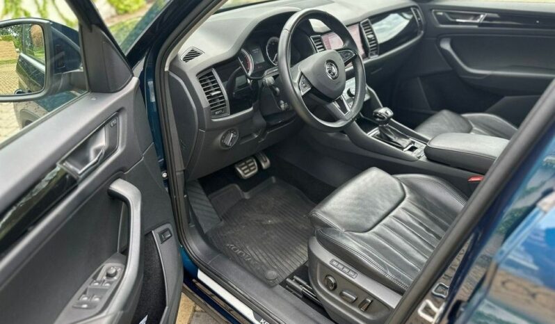SKODA Kodiaq  | 4×4 (doł. automatycznie) | Automatyczna | 190 KM | Niebieski full