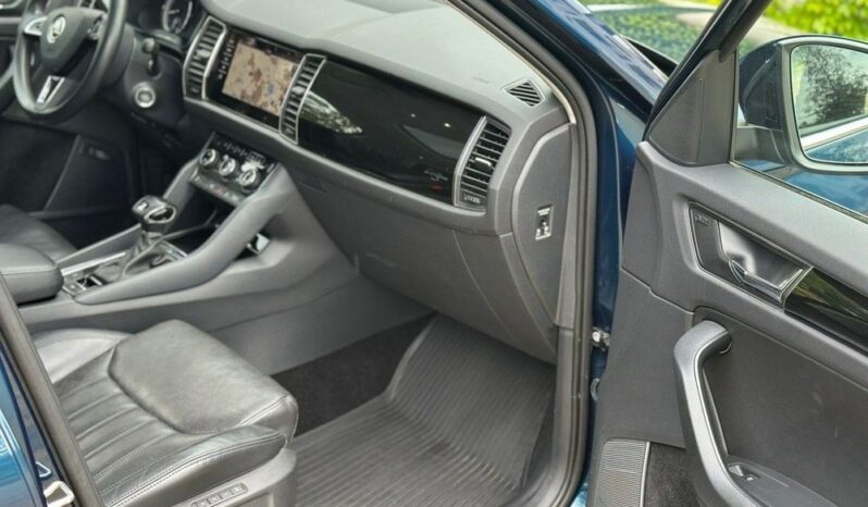 SKODA Kodiaq  | 4×4 (doł. automatycznie) | Automatyczna | 190 KM | Niebieski full