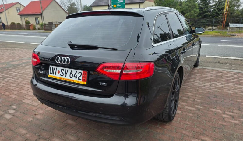 AUDI A4 Avant | FWD (przód) | Automatyczna | 143 KM | Czarny full
