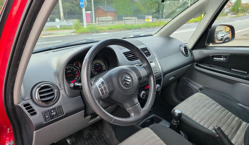 SUZUKI SX4  | FWD (przód) | Manualna | 120 KM | Czerwony full