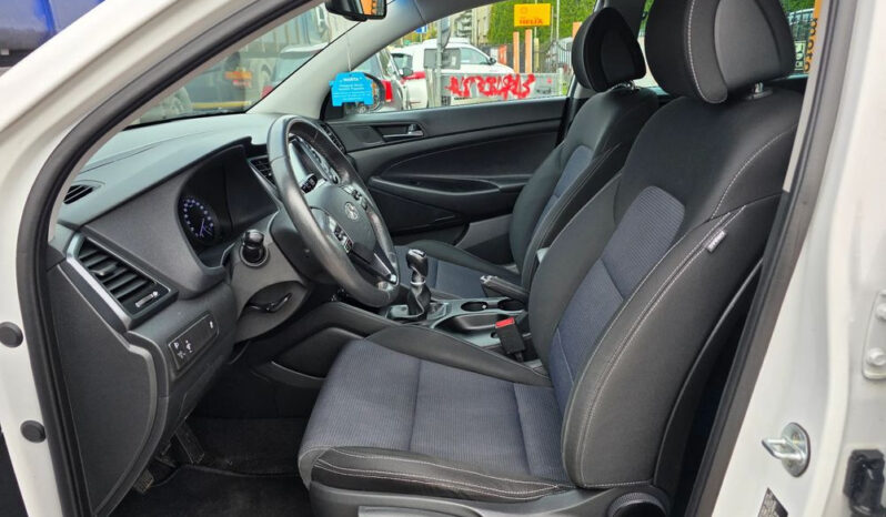 HYUNDAI Tucson  | FWD (przód) | Manualna | 116 KM | Biały full