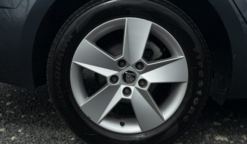 SKODA Octavia  | przedni | Manualna | 115 KM | Szary full