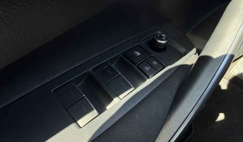TOYOTA Corolla  | przedni | Automatyczna | 125 KM | bialy full
