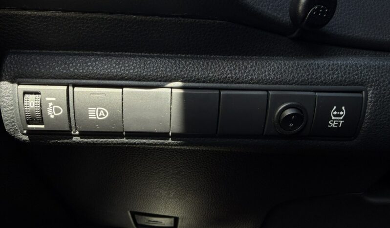 TOYOTA Corolla  | przedni | Automatyczna | 125 KM | bialy full