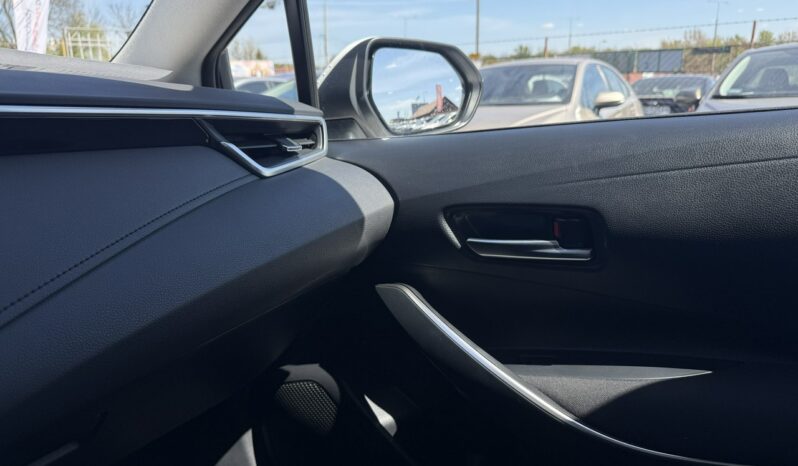 TOYOTA Corolla  | przedni | Automatyczna | 125 KM | bialy full