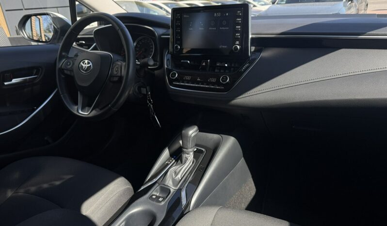 TOYOTA Corolla  | przedni | Automatyczna | 125 KM | bialy full