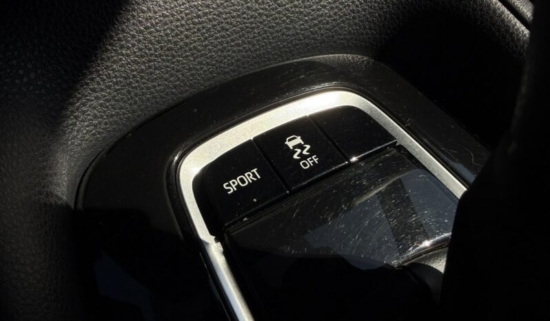 TOYOTA Corolla  | przedni | Automatyczna | 125 KM | bialy full