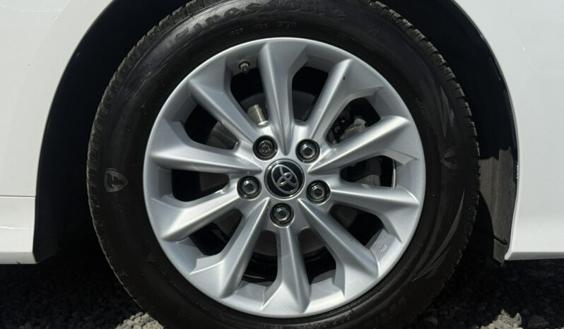 TOYOTA Corolla  | przedni | Automatyczna | 125 KM | bialy full