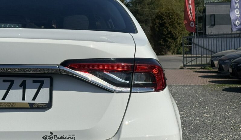 TOYOTA Corolla  | przedni | Automatyczna | 125 KM | bialy full