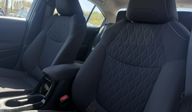 TOYOTA Corolla  | przedni | Automatyczna | 125 KM | bialy full