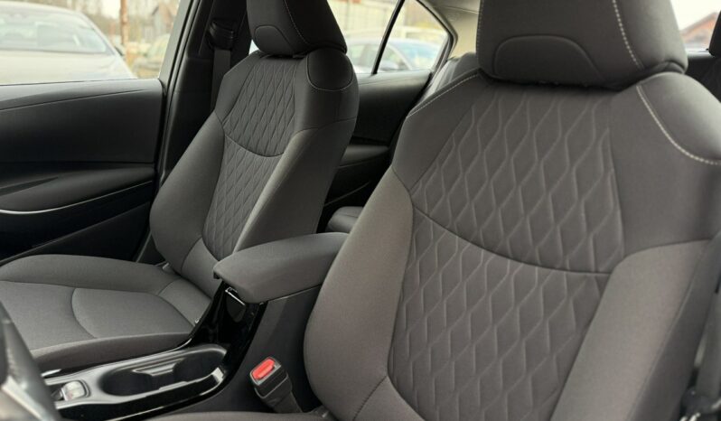 TOYOTA Corolla  | przedni | Automatyczna | 125 KM | bialy full