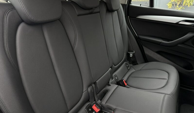 BMW X1  | przedni | Automatyczna | 140 KM | bialy full