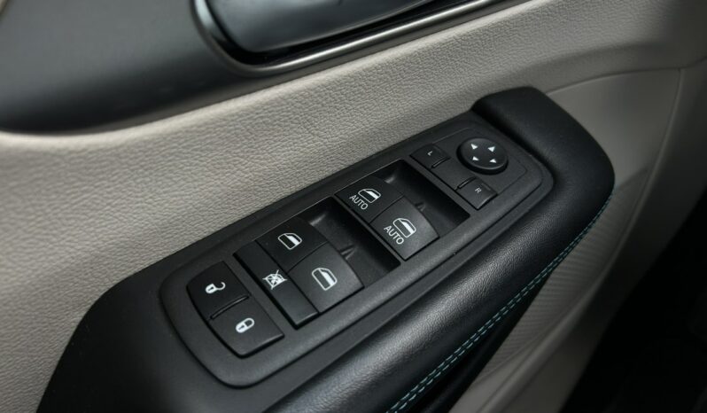 CHRYSLER Pacifica | przedni | Automatyczna | 291 KM | grafitowy full