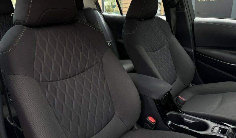 TOYOTA Corolla  | przedni | Manualna | 125 KM | Czarny full
