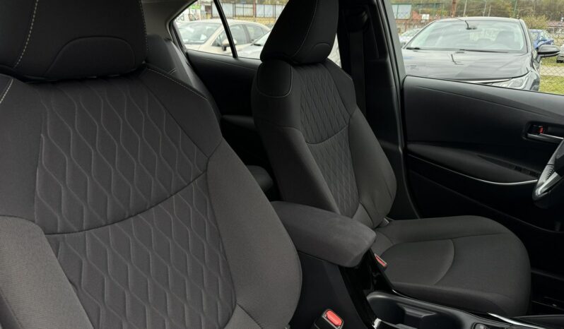 TOYOTA Corolla  | przedni | Automatyczna | 125 KM | bialy full