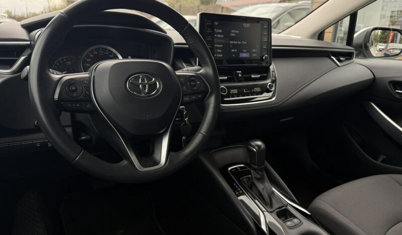 TOYOTA Corolla  | przedni | Automatyczna | 125 KM | bialy full