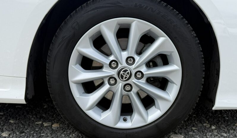 TOYOTA Corolla  | przedni | Automatyczna | 125 KM | bialy full