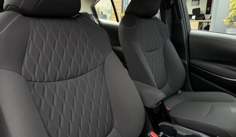 TOYOTA Corolla  | przedni | Manualna | 125 KM | Czarny full