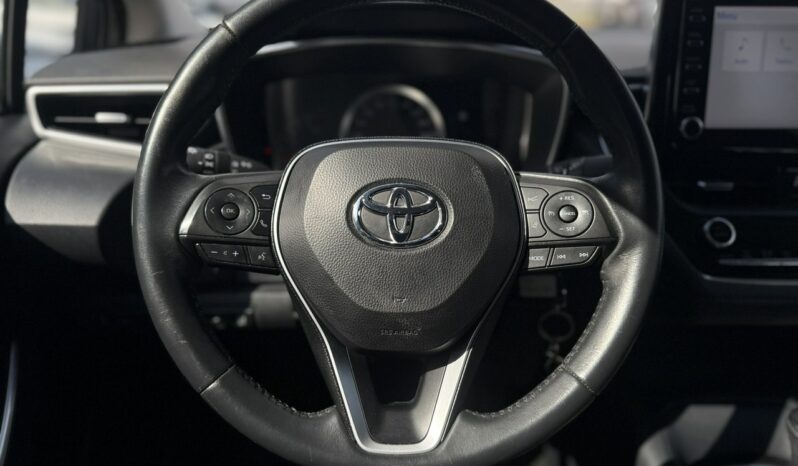 TOYOTA Corolla  | przedni | Automatyczna | 125 KM | bialy full