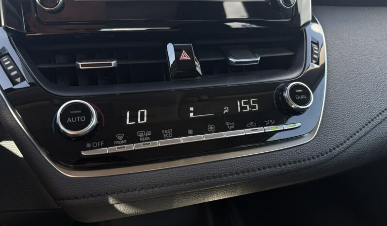 TOYOTA Corolla  | przedni | Automatyczna | 125 KM | bialy full