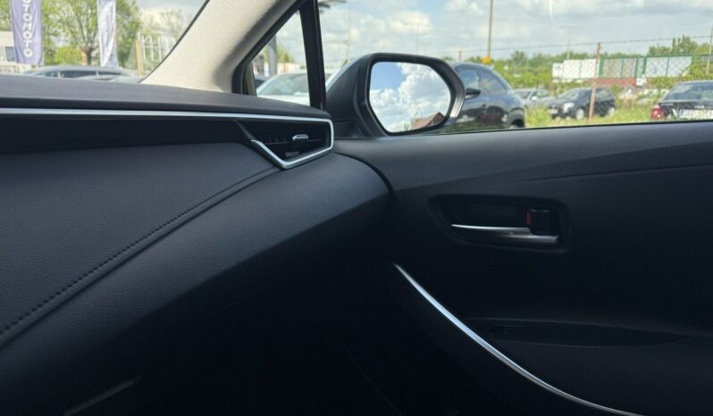 TOYOTA Corolla  | przedni | Automatyczna | 125 KM | bialy full