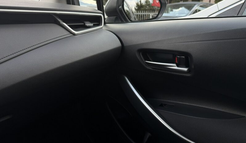 TOYOTA Corolla  | przedni | Manualna | 125 KM | Srebrny full