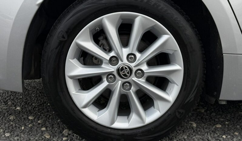 TOYOTA Corolla  | przedni | Manualna | 125 KM | Srebrny full